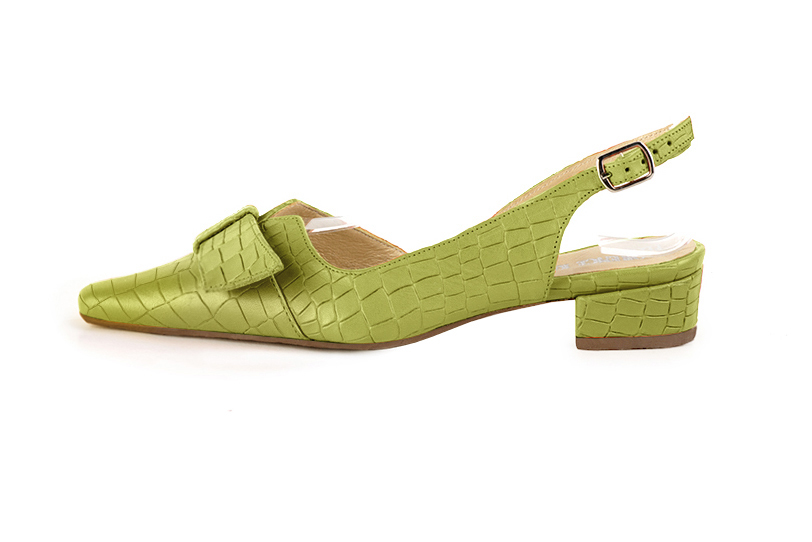 Pistachio green elegant slingback heels. Tapered toe. Low block heels. - Florence KOOIJMAN